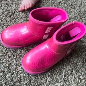 Very used girl ugg boots